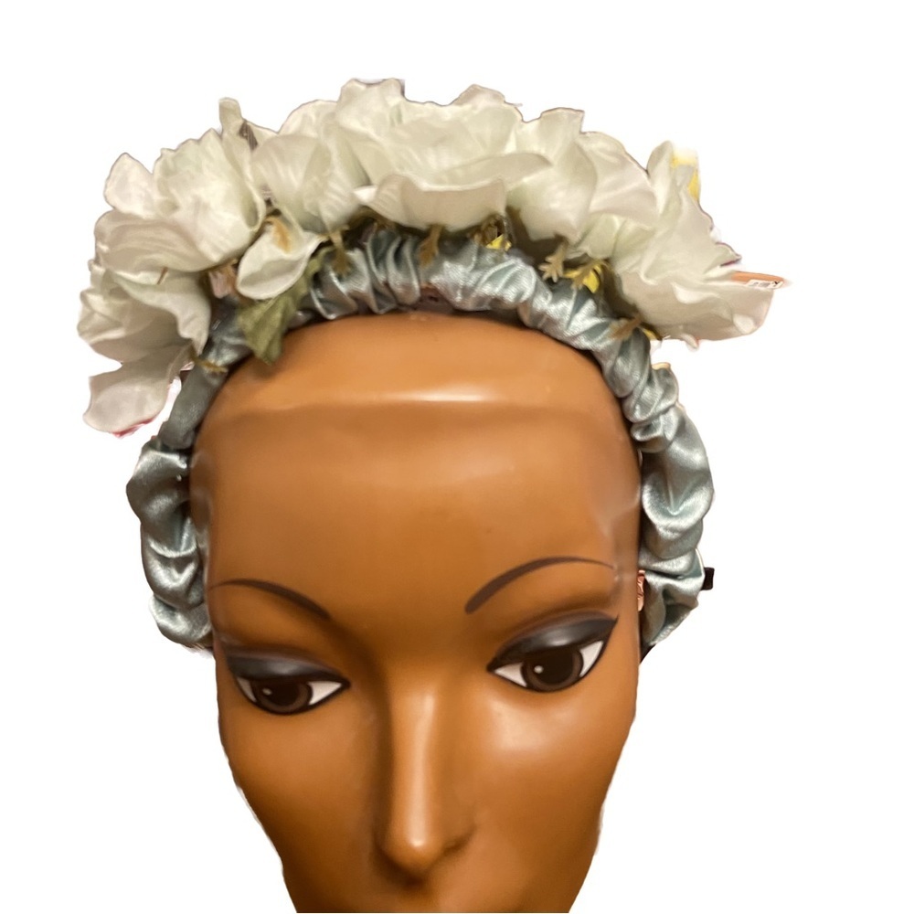 Women’s Floral Cluster Light Mint Green Satin Headband Hair Accessory.